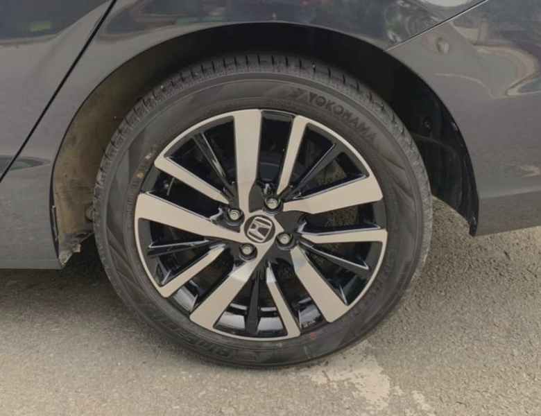 thông số kỹ thuật Honda City về mâm lốp của xe