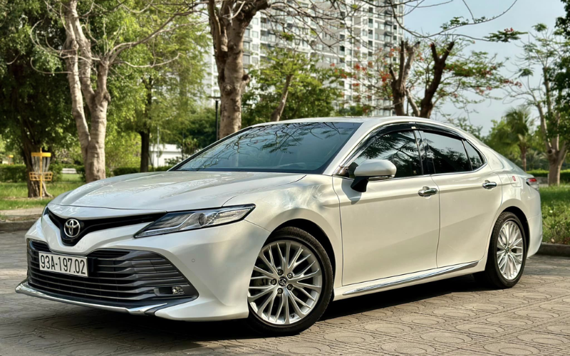 Toyota Camry - Sự kết hợp hoàn hảo giữa hiệu suất và tiết kiệm nhiên liệu